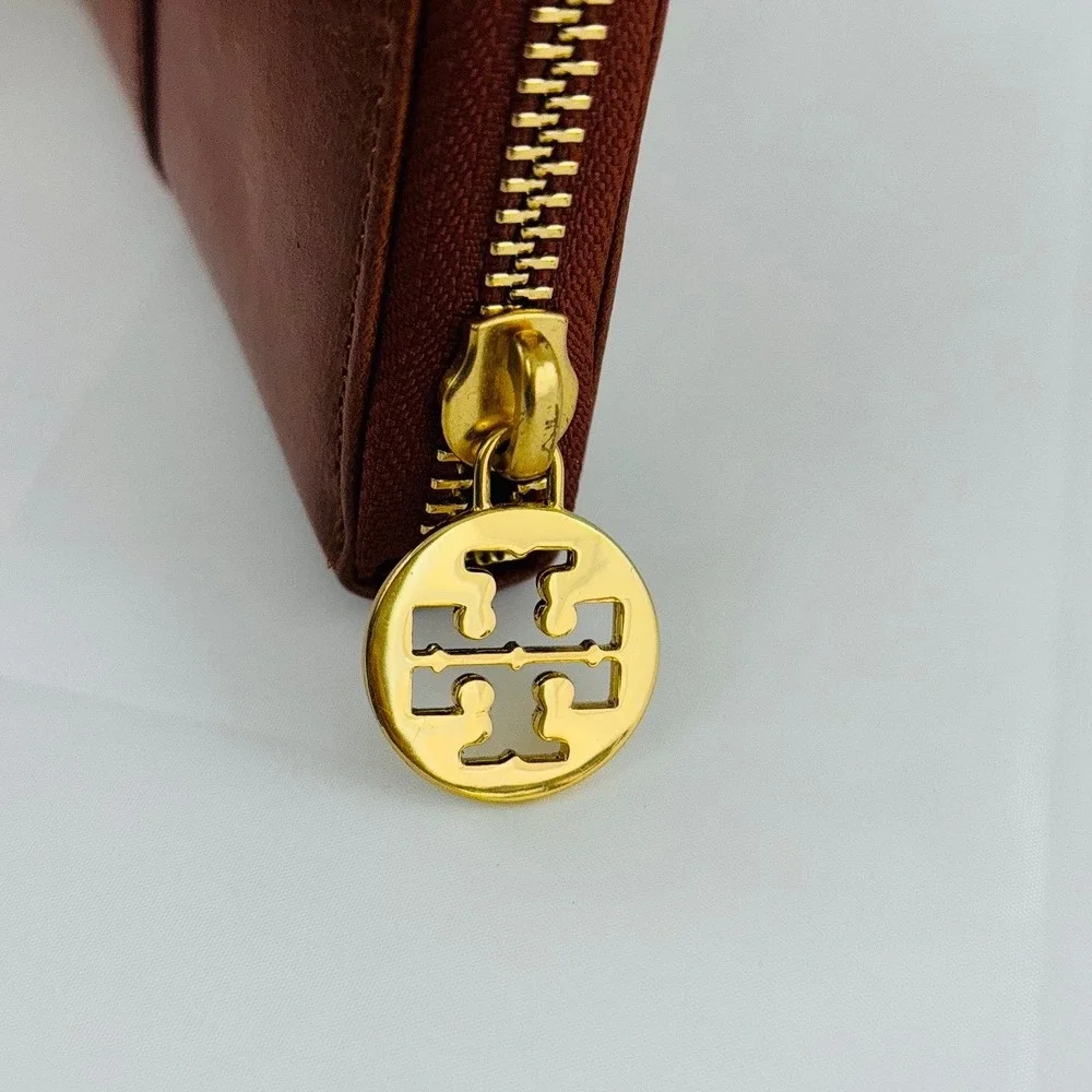 Tory Burch Amanda Zip Around Continental Wallet Brown Leather Gold Logo - Picture 6 of 9